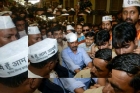 Limit stunts to delhi shivasena warns kejriwal