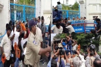Tension at telangana assembly protesting students lathi charged