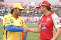 Adam gilchrist is in awe of ms dhoni
