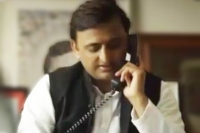 Akhilesh yadav politely but firmly says no thanks to lalu