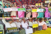 Amaravati parirakshana samiti delegation takes capital issue to governor s notice