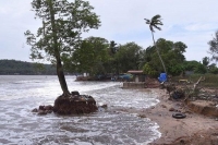 Imd issues cyclonic storm warning in andhra tamil nadu puducherry