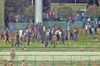 Arjuna ranatunga to sri lanka fans don t behave like indian spectators