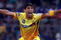 Always good to have captain on your side ashish nehra