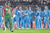 Asia cup trophy special for dhoni