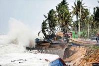 Cyclone asani heavy rainfall lashes visakhapatnam storm likely to weaken by evening