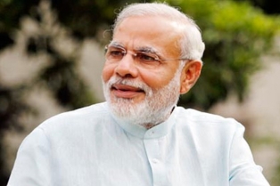 మోడీకి నగ్న విందర్పించిన బాలీవుడ్ బ్యూటీ?