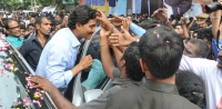 ys-jagan-convoy.gif