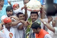 Balapur ganesh laddu auctioned for record prize