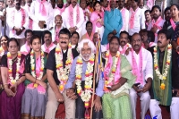 Balladeer gaddar presents in trs camp supporting farmers