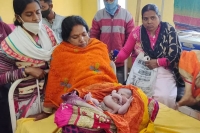 Bihar woman gives birth to baby with four hands and legs
