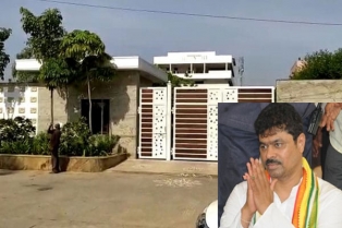 రాజకీయ వేధింపుల్లో ఐటీ దాడులు భాగమేనా.?