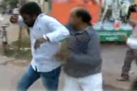 Bjp leaders thrashed students jac leaders in vijayawada