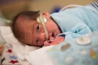 Brain dead pregnent gave birth to baby in america