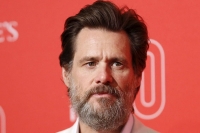 Jim carrey leaves generous tip for waiter