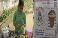 This chaiwali from bihar is winning hearts expressing an initiative towards atmanirbhar bharat