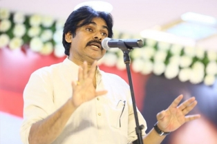 రంగా పేరెత్తకుండా బెజవాడ రాజకీయాలు మాట్లాడలేం: పవన్