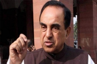 Bjp self goal subramanian swamy says fm jaitley knows nothing about economics