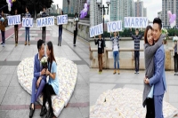Chinese man proposes his love differently