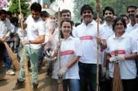 Tollywood heros allu arjun ram participated swachh bharat