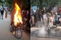 Drunken rage delhi man fined rs 25 000 for drunk driving sets own bike on fire