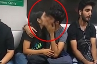 Viral video delhi metro pda moment gets mixed reactions from netizens