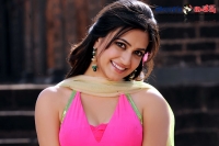 Kriti kharbanda pairup with ramcharan