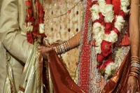 Bride indira married with wedding guest harpal singh groom gets epileptic fit up moradabad