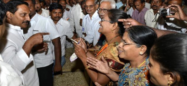 ముఖ్యమంత్రి పై పీలేరు ప్రజలు కామెంట్ 