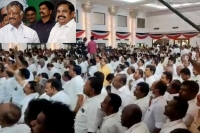 Ops stages walkout amid cheers for eps during aiadmk meet no resolution passed
