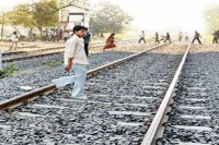 Train runs over 5 during track maintenance in bihar