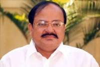 Venkaiah naidu takes on congress on rahul issue