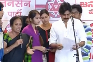 ఫాతిమా కాలేజ్ వైద్యవిద్యార్థులకు పవన్ అభయహస్తం..