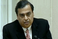 Reliance will invest rs 1 lakh crore in gujarat says mukesh ambani at vibrant india summit
