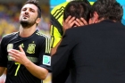 David villa in tears after being substituted in his last game