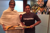 Chris gayle gifts his bat to legend amitabh bachchan