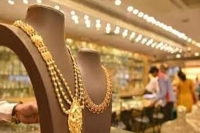 Andhra pradesh diamonds 2 5 kgs of gold 25 kg silver stolen from jeweller in kurnool