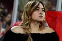 Jwala gutta blames government for badminton academy land snub