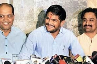 ఎట్టకేలకు కాంగ్రెస్ కు మద్దతు ప్రకటించిన హార్థిక్.. 