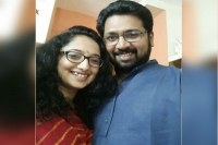 Mla sabarinadhan to marry sub collector divya iyer