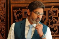 Jagapathi babu not part of mahesh babu s sarileru neekevvaru