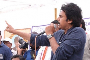 ITEMVIDEOS: ‘‘బీజేపి హటావ్.. టీడీపీ హటావ్’’ ‘‘సీఎం పవన్ కల్యాన్’’ 