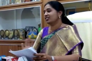 ఎంపీ జేసీ ఒక రాక్షసుడు.. ఇదే రాసుకోండి: మేయర్ స్వరూప