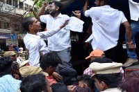 Police lathi charge on janasena activists at intermiediate board