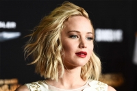 Jennifer lawrence says she got drunk for chris pratt sex scene