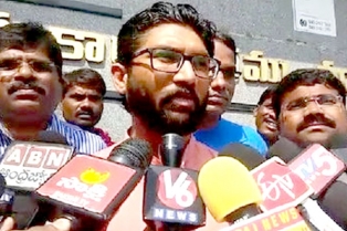 తెలంగాణలో రాజ్యమేలుతున్న పోలీసు పెత్తనం..