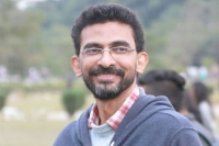 Shekar kammula to go with sentiment in his next
