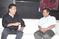 Arvind kejriwal invites kamal hassan to joint active politics