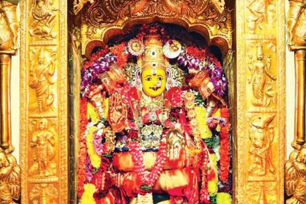 దేవీ శరన్నవరాత్రులు 6వ రోజు: శ్రీ మహాలక్ష్మీదేవి అవతారంలో కనకదుర్గమ్మ..