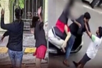 Caught on cam lovers fight on road at mahalakshmi layout of banglore